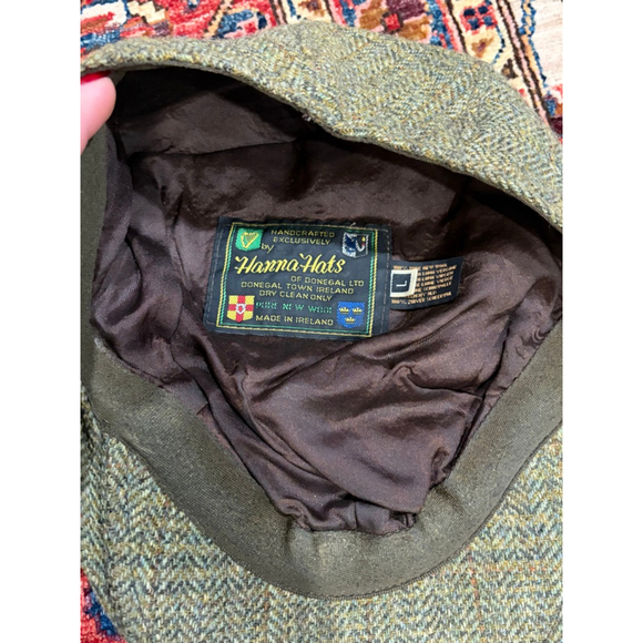 Hanna Hats Donegal Tweed Flat Cap Irish Wool Newsboy Hat Green Herringbone L - Picture 3 of 5